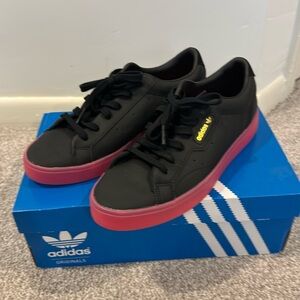 Adidas sleek sneakers